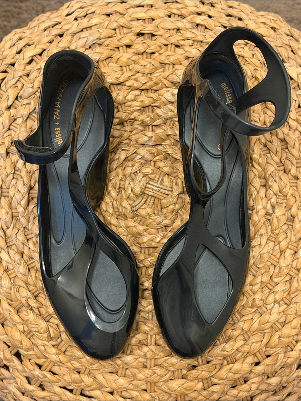 Pre-Loved Melissa+Zaha Hadid Collab - Black Sculptural Jelly Sandals SZ 7